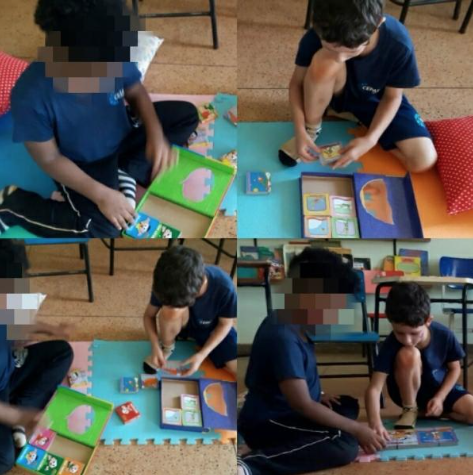 Audiodescrição (AD): imagem composta pelo mix de 4 imagens, da esquerda para direita de cima para baixo temos: 1 imagem mostra um aluno montando as peças de um quebra-cabeças com os mini livros. 2 imagem mostra outro aluno montando outro quebra-cabeças com seus mini livros. 3 imagem mostra ambos os alunos brincando de montar seus respectivos quebra-cabeças. 4 imagem repete a anterior, só que de outro ângulo.